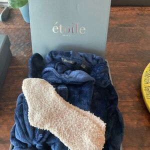 Etoile plush navy blue robe